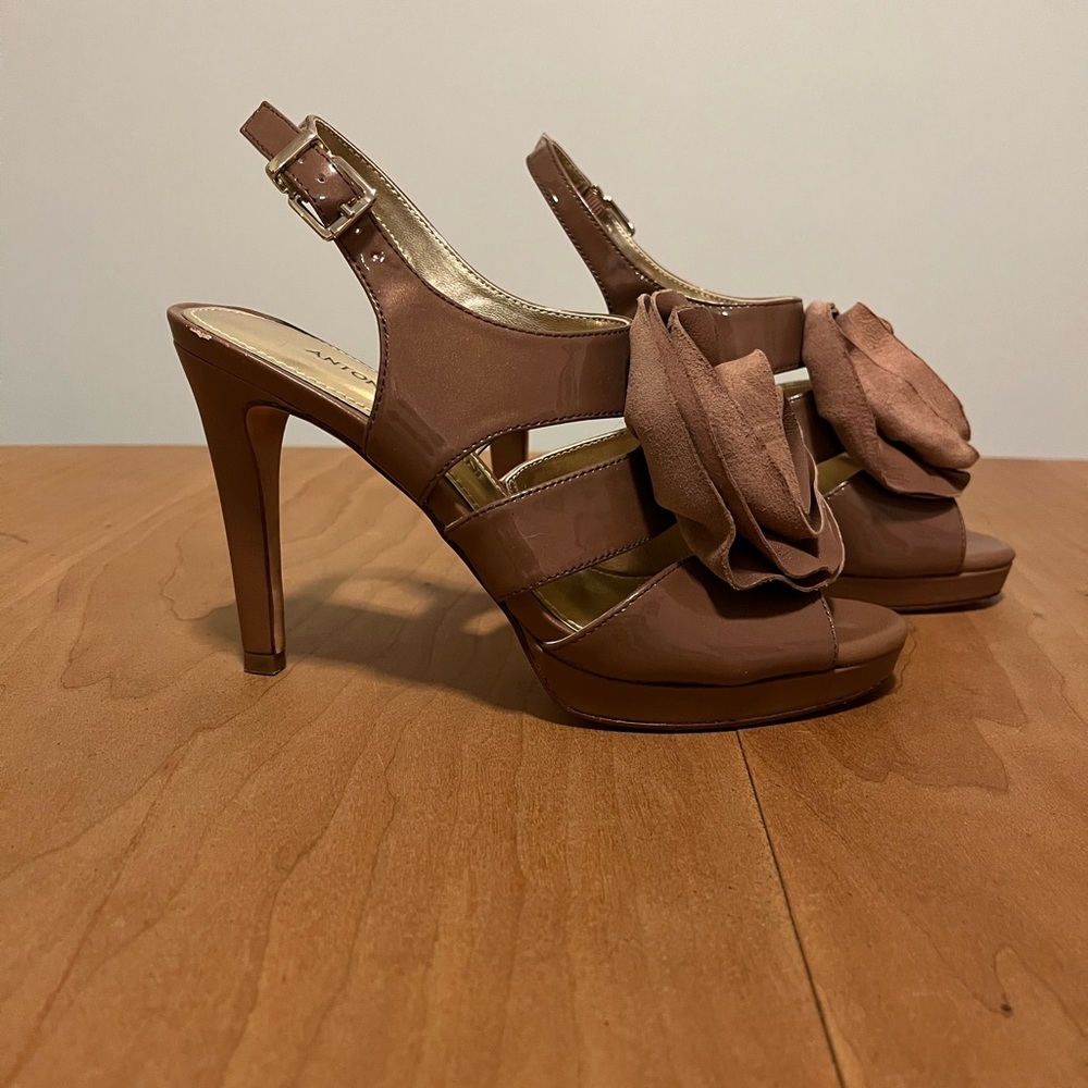 Antonio Melani Peep toe Sandal - Sz 6.5